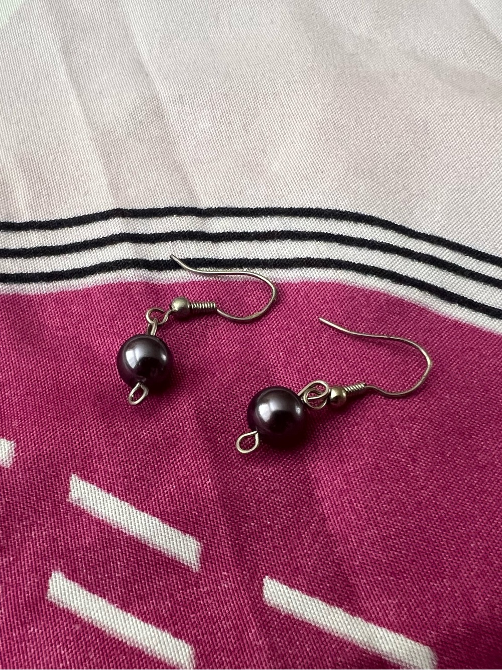 Dainty Black Pearl Drop Earrings - Women Jewelry